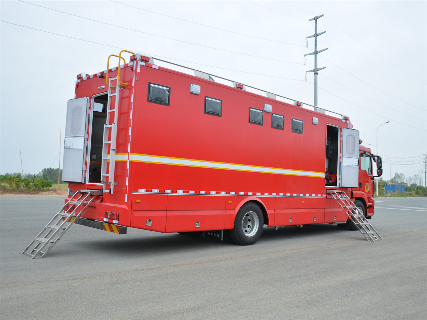 后勤保障淋浴車