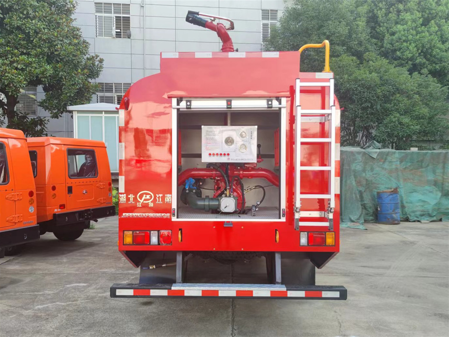 四驅3.5噸水罐消防車