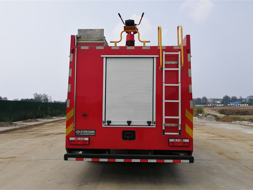 7噸東風泡沫消防車