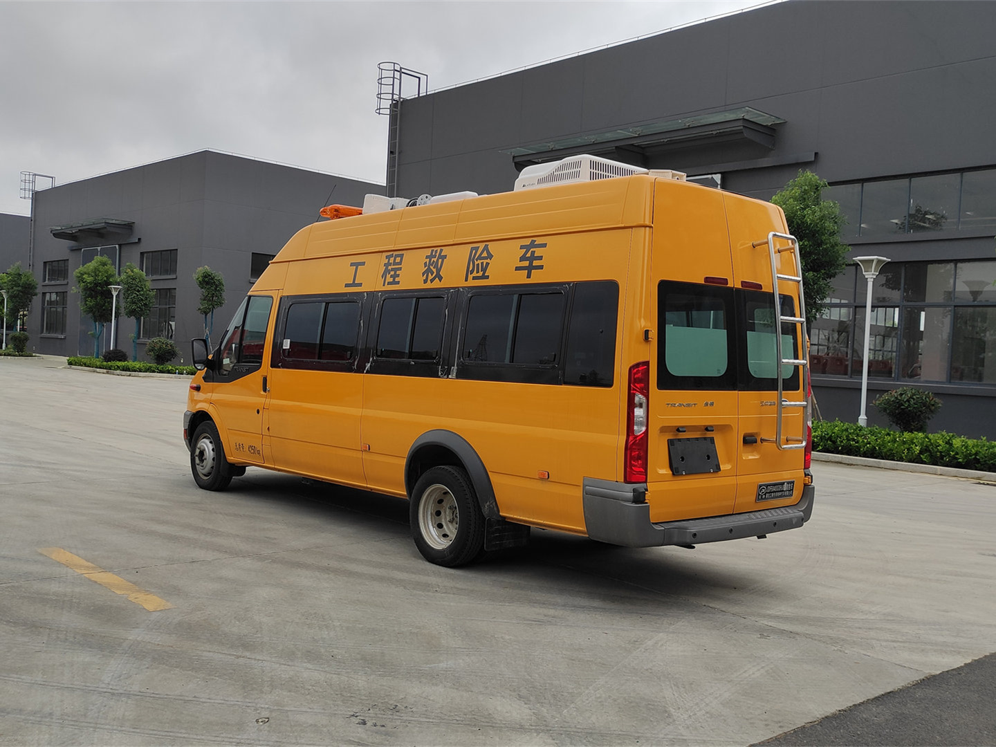 依維柯救險(xiǎn)車