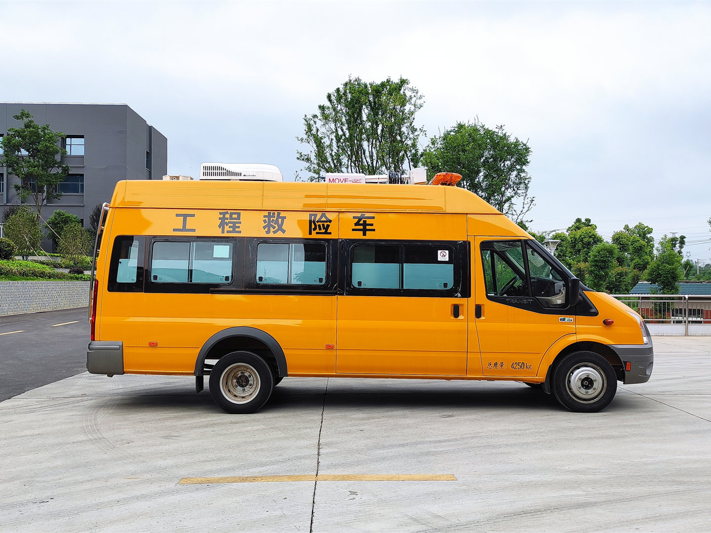 依維柯救險(xiǎn)車