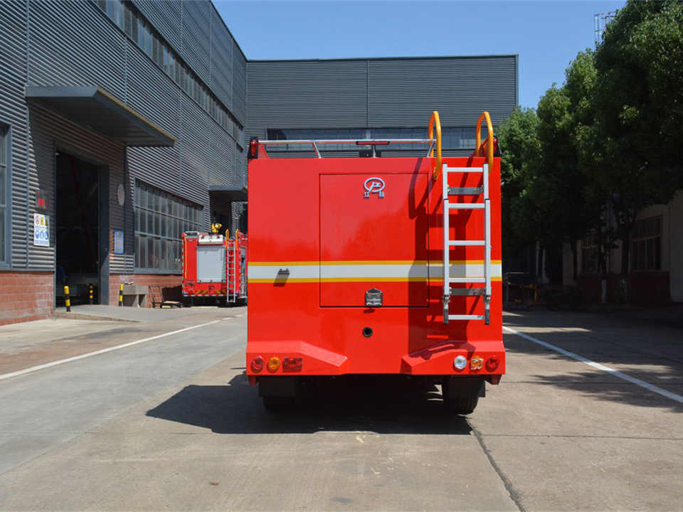 東風(fēng)皮卡器材消防車