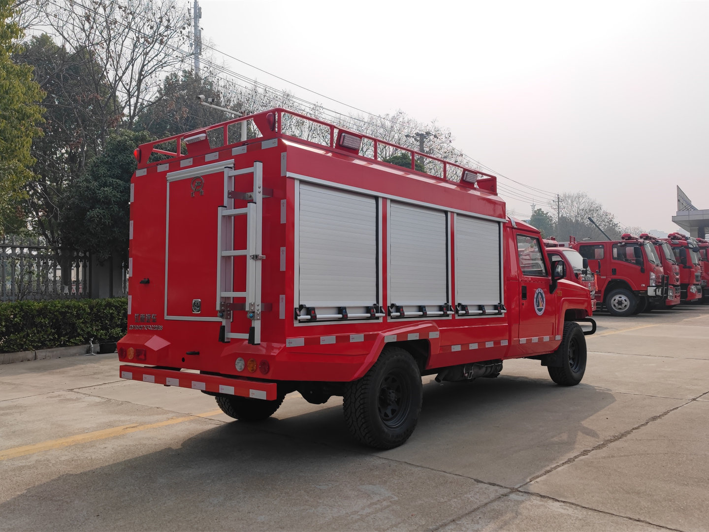 四驅(qū)勇士器材消防車